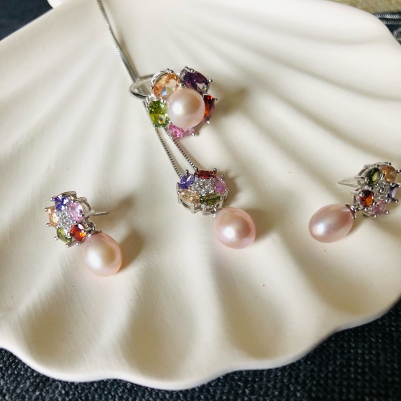 Brandnew Authentic Pearl Set w/Gemstones - Picture 1 of 1